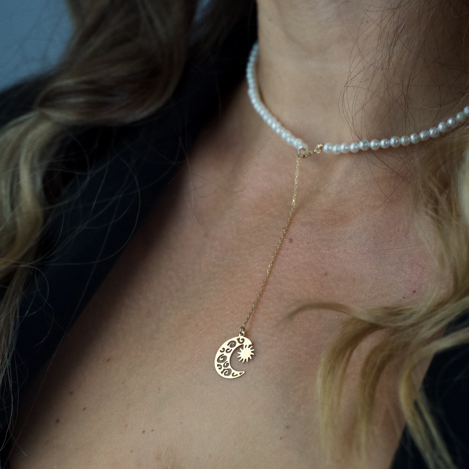 Colier perle naturale rotunde si pandantiv extensie lantisor Eclipsa/ Semiluna din Aur 14K [2]