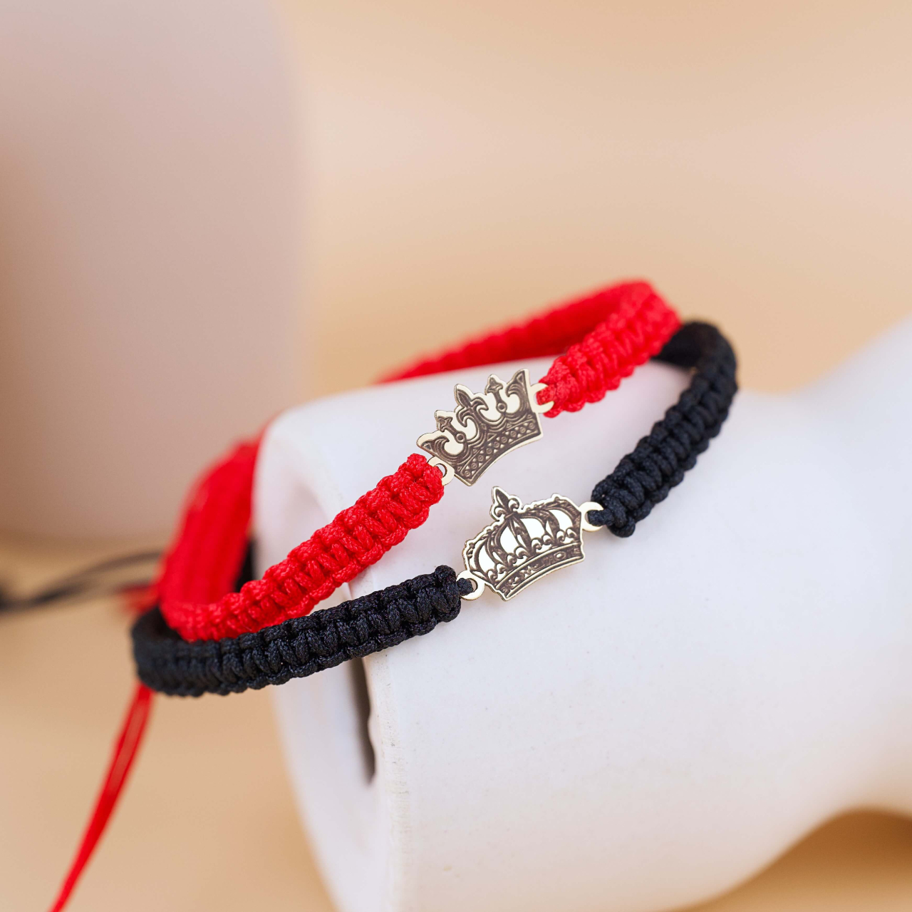 Set cuplu bratari cu snur si banut Aur 'Her King'/ 'His Queen' [4]