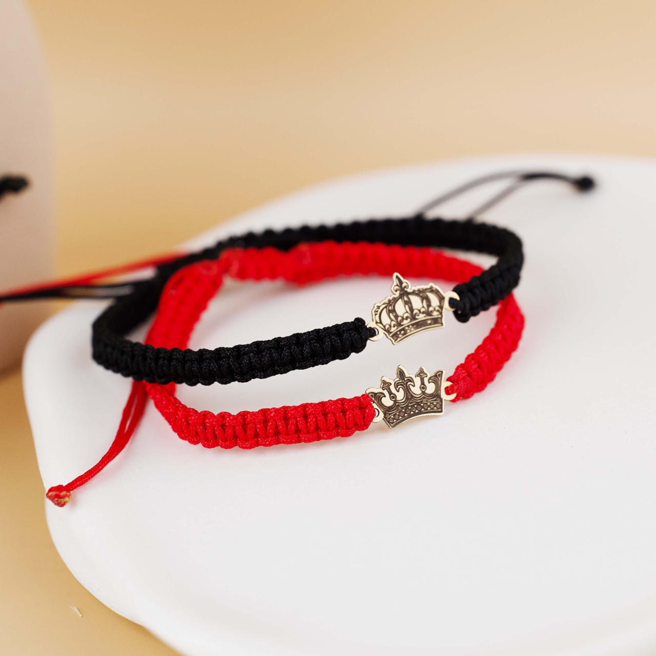 Set cuplu bratari cu snur si banut Aur 'Her King'/ 'His Queen' [5]