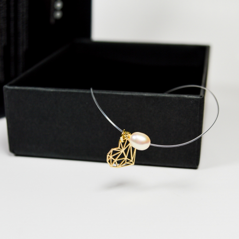 Colier cu guta la baza gatului si pandativ inimioara origami din aur 14K, biluta aur 2.5mm si perla [2]