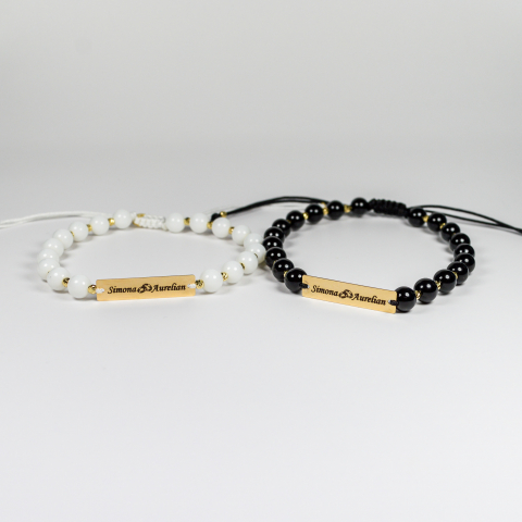 Seturi cuplu - Set cadou cuplu - Bratari cu bilute din aur 14K, onyx si placuta din aur 14K gravata personalizat