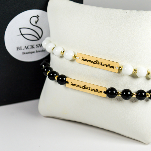 Set cadou cuplu - Bratari cu bilute din aur 14K, onyx si placuta din aur 14K gravata personalizat [4]