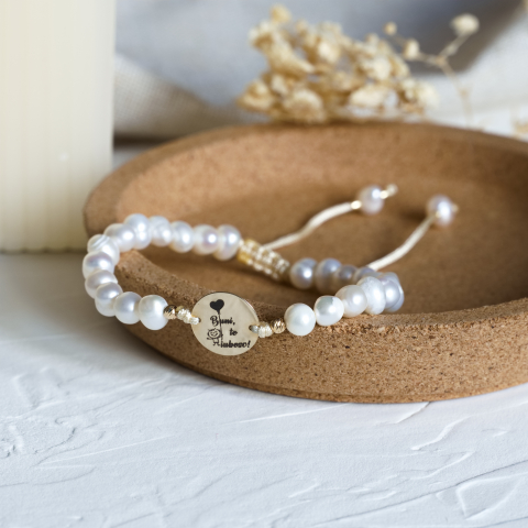 Bratari cu perle naturale - Bratara din perle de cultura si banut din aur 14K, bilute aur 2.5 mm - 'Buni te iubesc!'