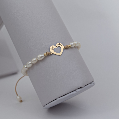 BRĂȚĂRI - Bratara din perle naturale si inima din aur 14K, bilute aur 2.5 mm - Mesaj gravat  'Esti iubita!'