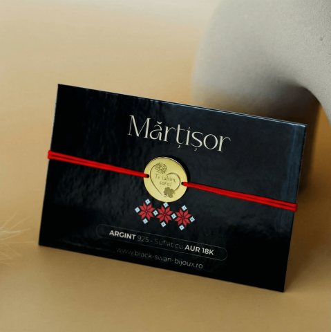 Martisoare Argint 925 - Bratara martisor personalizat pentru sora - snur rosu si banut din Argint 925 suflat cu Aur 18K - 'Te iubim sora'