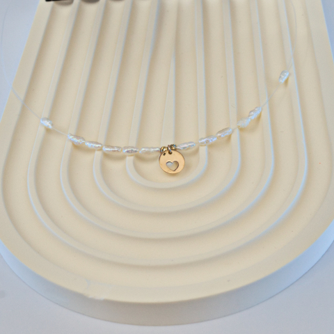 Colier cu fir transparent, perle de cultura si banut din aur 14k [1]