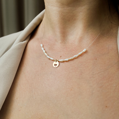 Lantisor fir transparent - Colier invizibil - Colier cu fir transparent, perle de cultura si banut din aur 14k