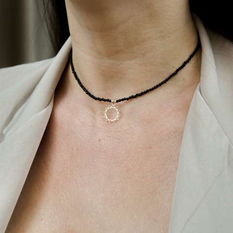 Colier pietre semi-pretioase - Colier cu pandantiv din aur 14 K 'Soare' - cristale negre si bilute din aur 2.5mm