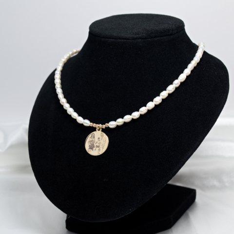 Colier perle naturale cu medalion din aur 14K personalizat cu poza [4]