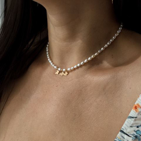 Colier perle naturale - Colier din perle naturale de cultura cu trei pandantive fluturasi si bilute striate din aur 14K 2.5mm