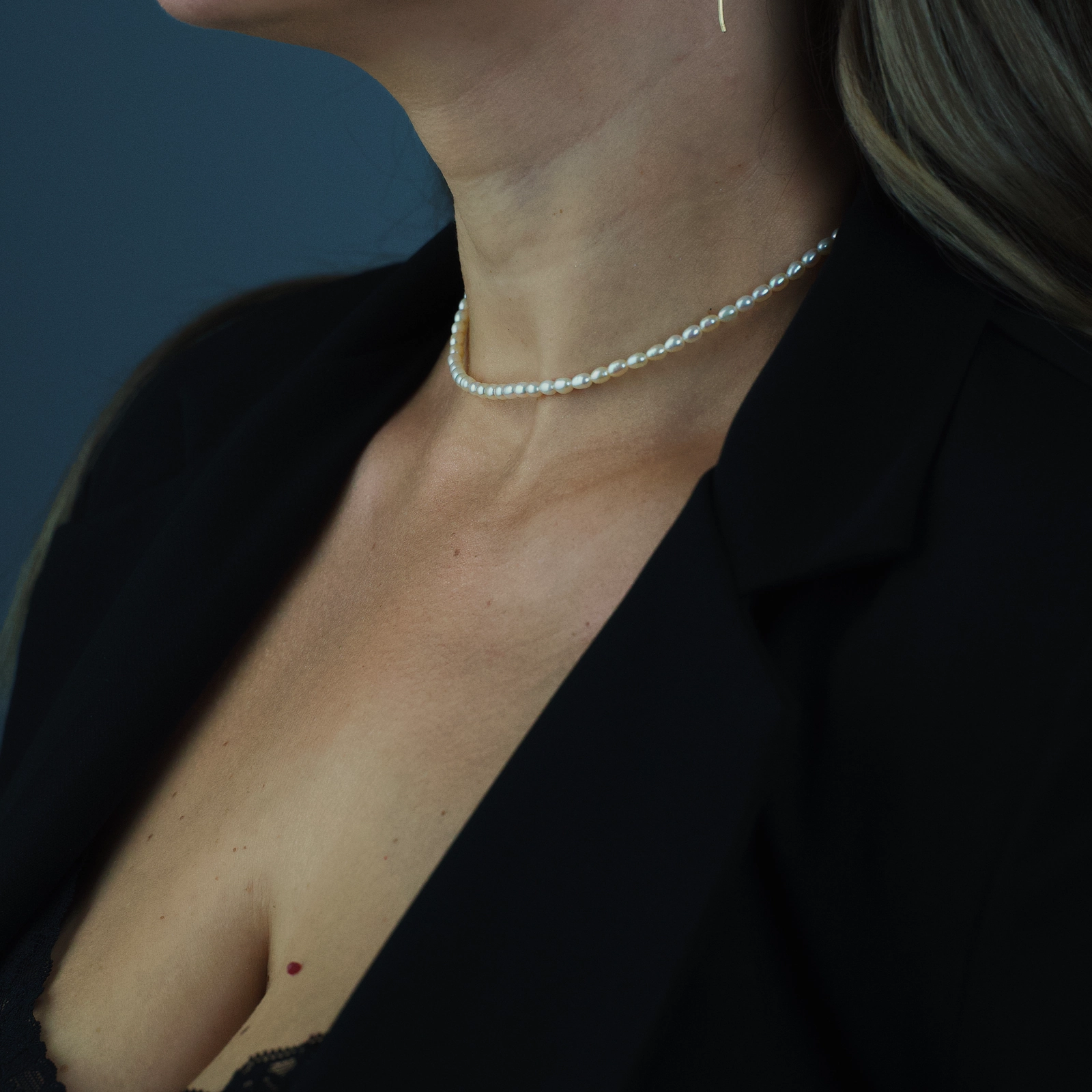 Colier perle naturale - Colier simplu perle mici de cultura cu extensie lantisor si banut din Aur 14K -