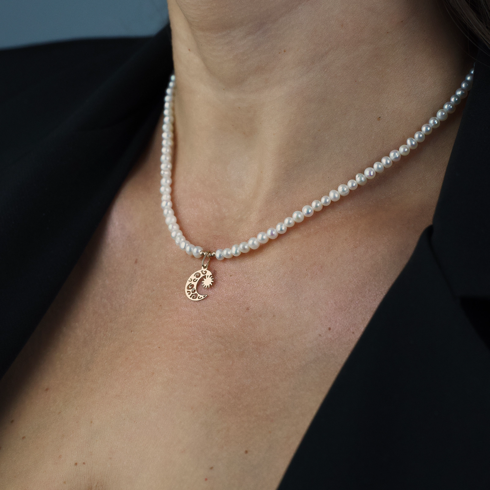 Colier perle naturale - Colier din perle naturale si pandantiv semiluna si soare din Aur 14K- Perle mici dim. 3-4 mm