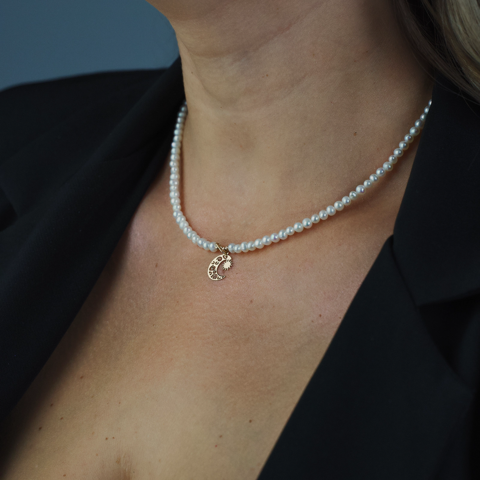 Colier din perle naturale si pandantiv semiluna si soare din Aur 14K- Perle mici dim. 3-4 mm [2]