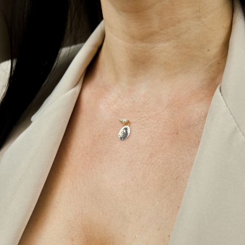Lantisor fir transparent - Colier invizibil - Colier cu Iconița Fecioara Maria din aur 14k si 4 bile de 2 mm pe fir transparent