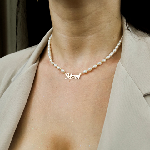 Cadou pentru parinti - Colier MOM / MAMA cu perle de cultura, 10 bilute de 2 mm aur 14K si pandantiv