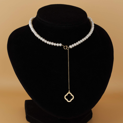 Coliere din perle naturale cu aur - Colier perle albe de cultura cu pandantiv Clover / Trifoi pe extensie de lantisor din Aur 14K