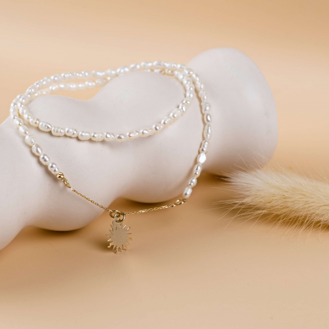 COLIERE - Colier perle cu lantisor din aur 14K si pandantiv din aur 'Soare'