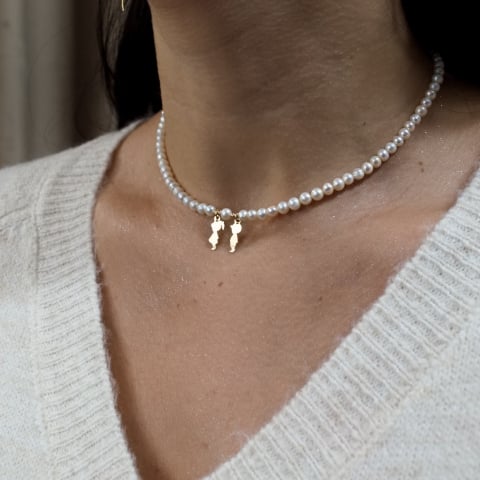 Colier perle naturale - Colier perle naturale si figurina fetita baietel din Aur 14K