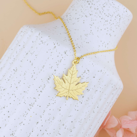 Lantisoare Argint 925 - Lantisor din Argint 925 placat cu Aur 18K si pandantiv Frunza de Artar