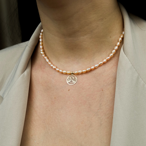 COLIERE - Colier din perle naturale peach rose, bilute din aur si pandativ din aur mama si copii