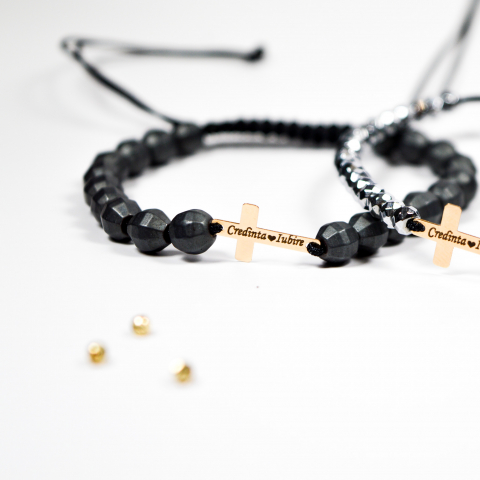 Set cuplu bratari reglabile cu snur si cruciulita din aur 14K - Mesaj gravat [2]