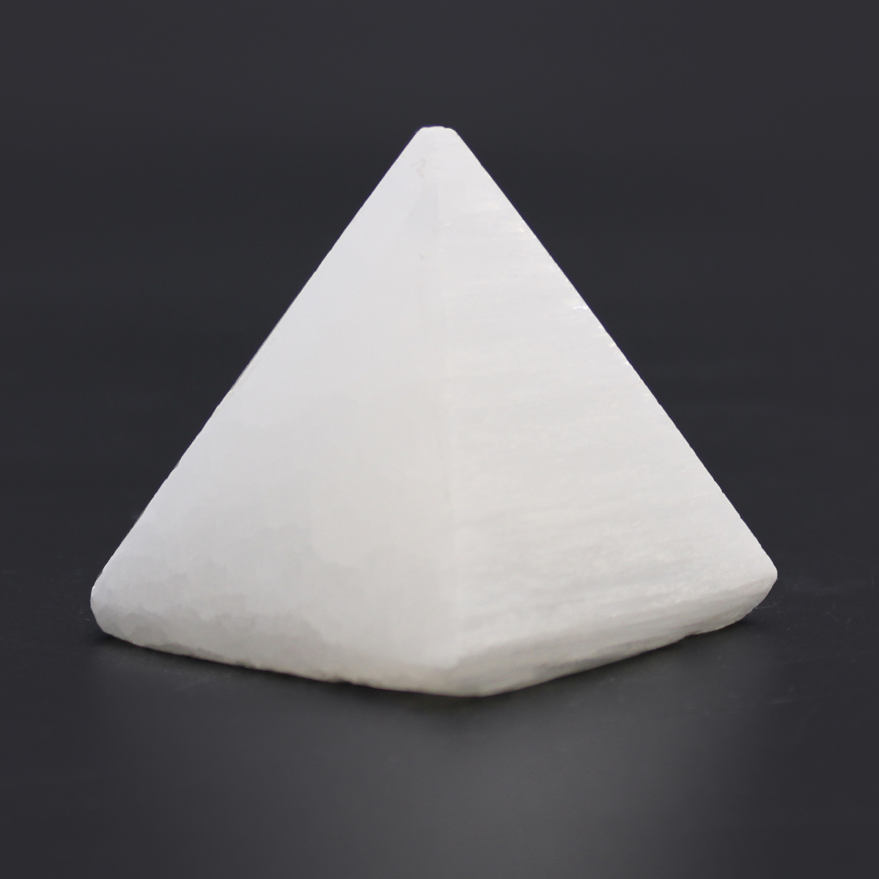 Piramida din selenit - 5 cm [1]