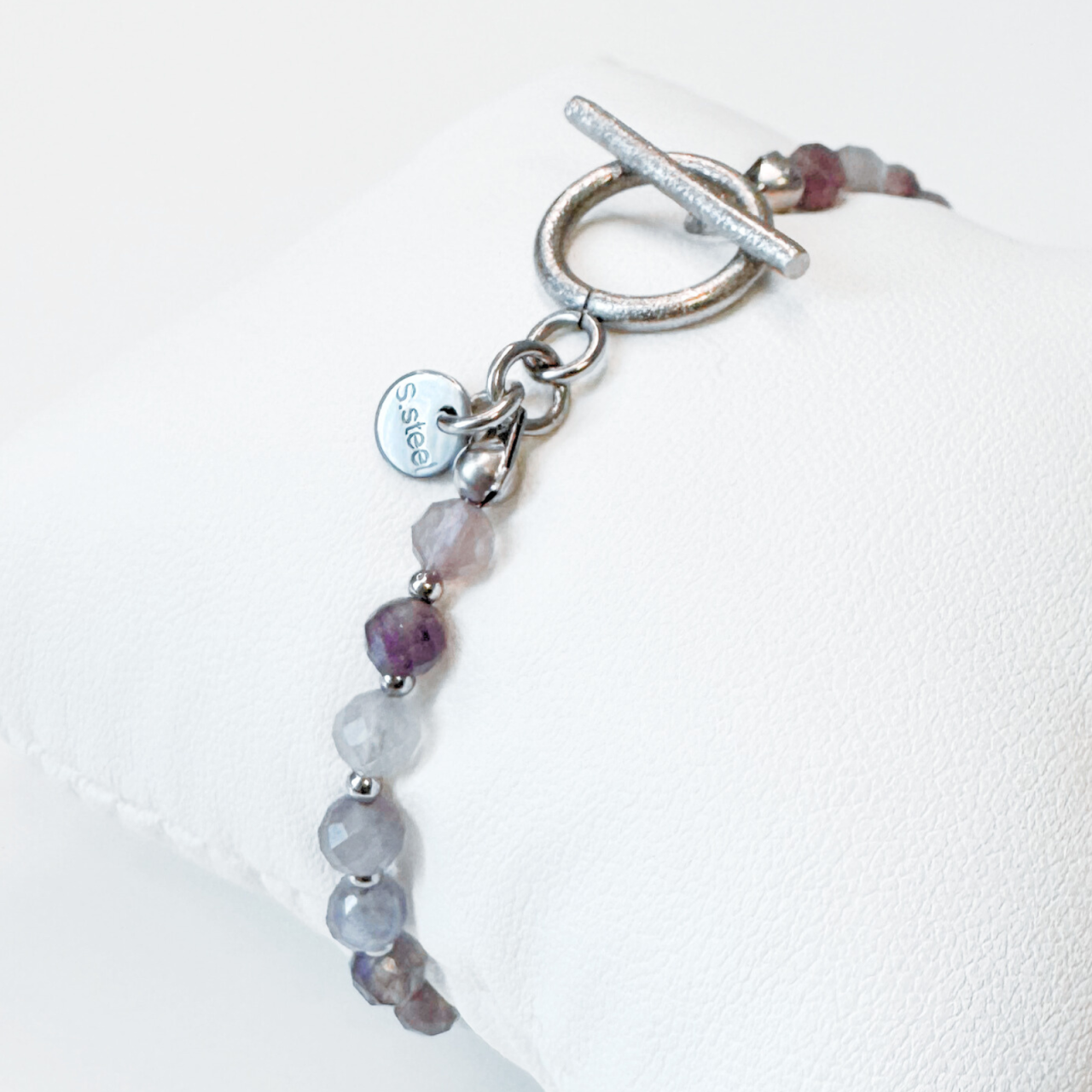 Bratara argintie din ametist si otel inoxidabil cu inchizatoare toggle [2]