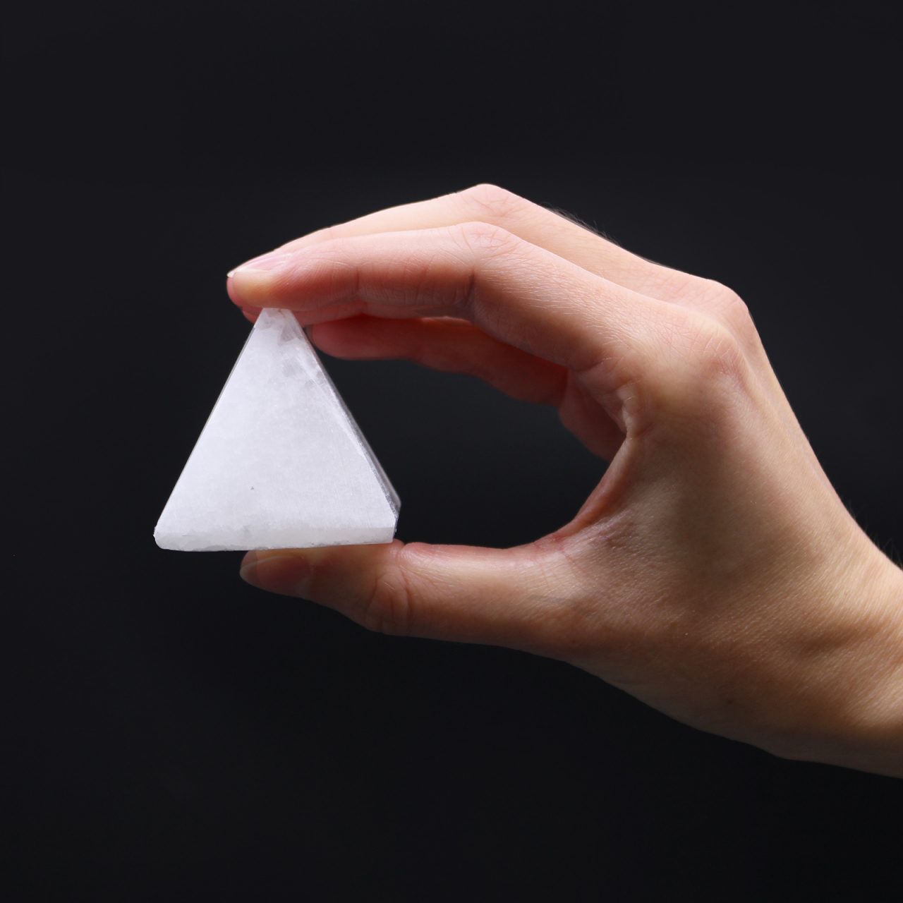 Piramida din selenit - 5 cm [2]