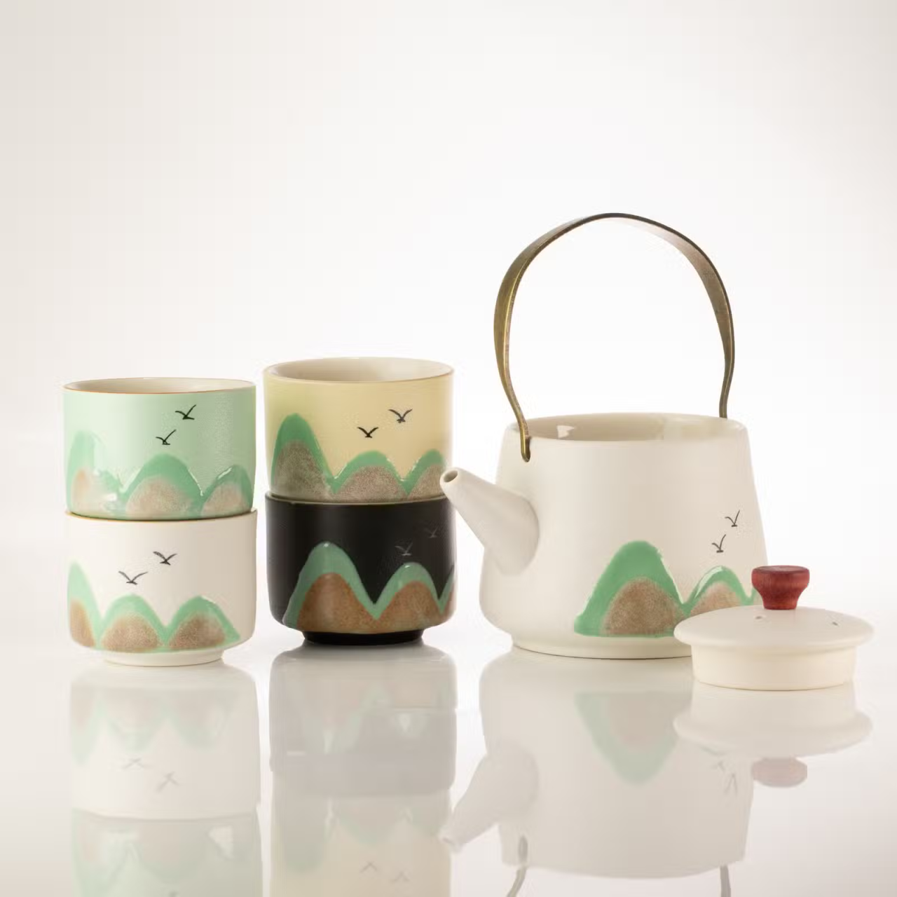 Set Cadou pentru Ceai Thousand Miles – Ceainic din Ceramică și 4 Cești cu traversă de Masă Ceremonială [2]