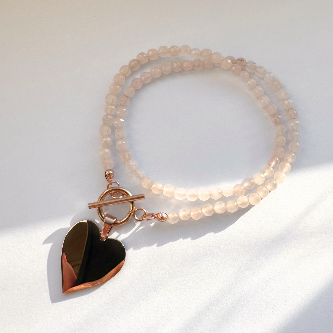 Colier la baza gatului din cuart roz cu pandantiv inima si inchizatoare toggle - rose gold [1]