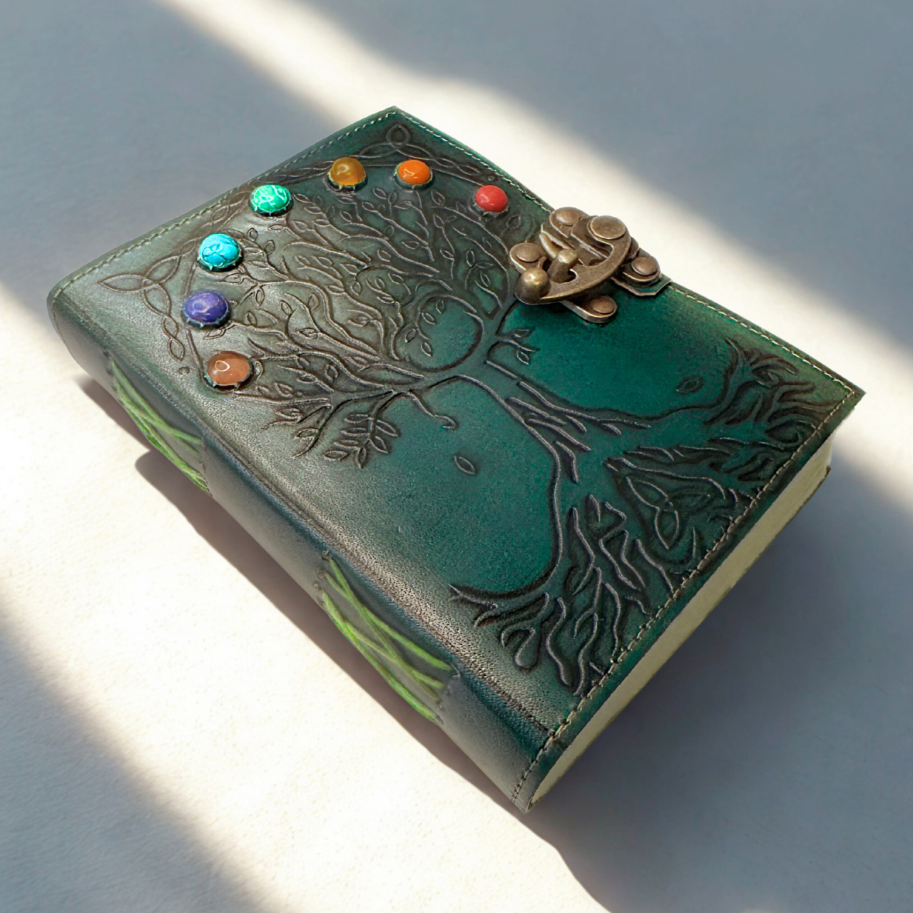 Agenda / Jurnal din piele naturala cu pagini tip pergament si inchidere metalica - Copacul vietii 7 chakre [8]