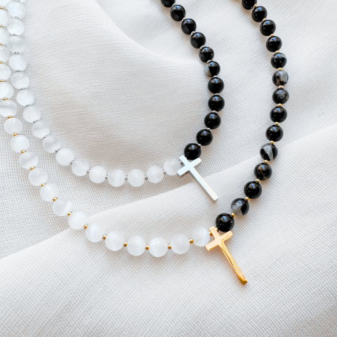 Colier la baza gatului din selenit si turmalina neagra cu pandativ cruce [1]