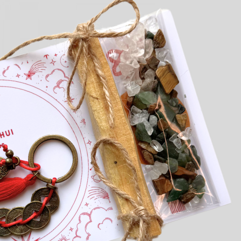 Mini set Feng Shui cu monede chinezesti, hamsa, palo santo si cristale - noroc [1]