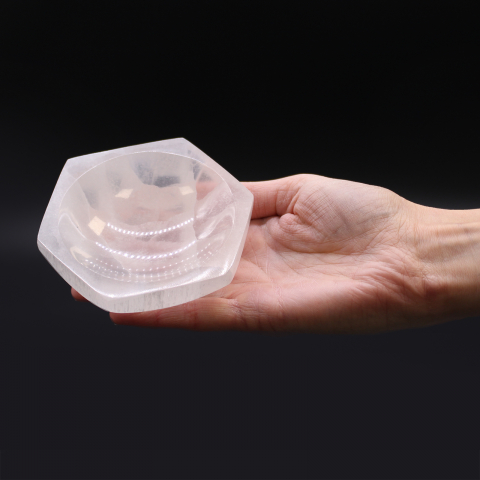 Pietre semipretioase si cristale naturale - Bol hexagonal din selenit pentru purificarea bijuteriilor si a cristalelor - 10 cm
