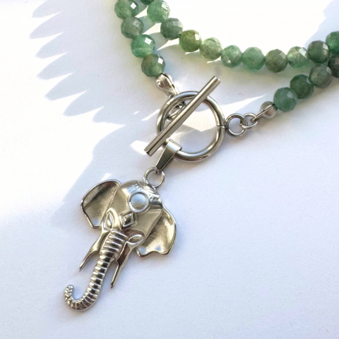 Colier la baza gatului din aventurin verde cu pandantiv elefant si inchizatoare toggle [1]