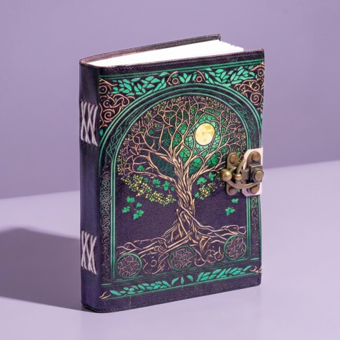 Produse noi - Agenda / Jurnal verde din piele naturala imprimata cu inchidere metalica - Green moon