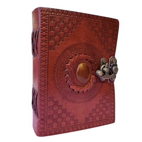 Cu pagini vintage, tip pergament - Agenda / Jurnal din piele naturala cu pagini tip pergament si inchidere metalica - Brown