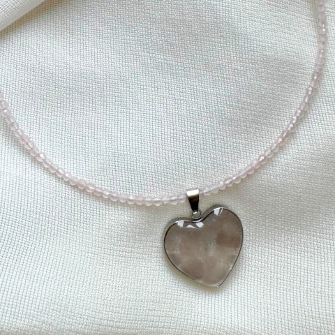 Colier la baza gatului din cuart roz cu pandantiv inima [1]
