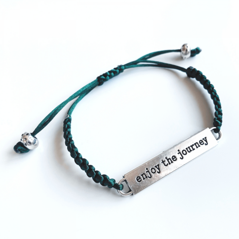 Femei - Bratara unisex cu mesaj Enjoy the journey cu snur verde din matase naturala