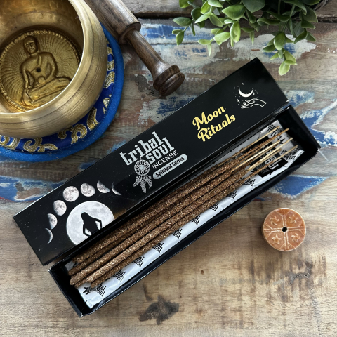 Aromaterapie si fumigatie - Betisoare parfumate din tamaie Tribal Soul cu suport Ceramic - Ritualul lunii