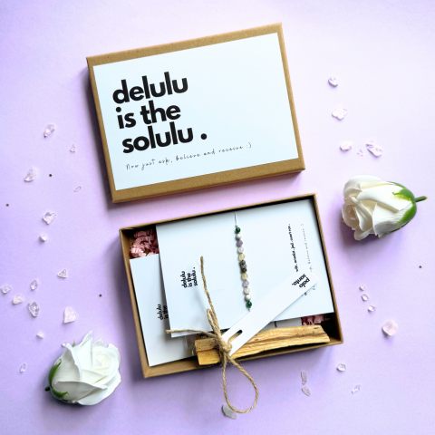 Pietre semipretioase si cristale naturale - Mini-kit pentru manifestare cu cristale si palo santo - delulu is the solulu :)