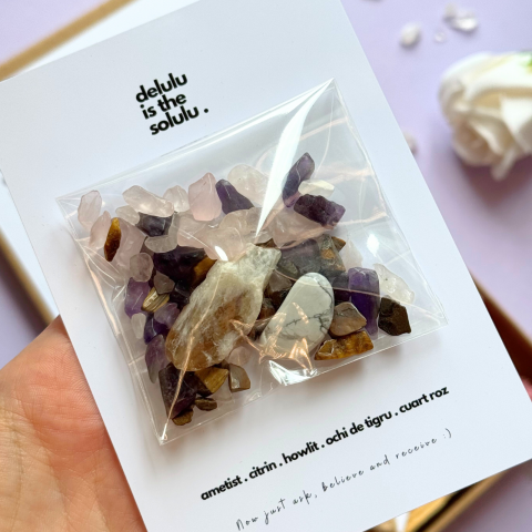 Mini-kit pentru manifestare cu cristale si palo santo - delulu is the solulu :) [4]