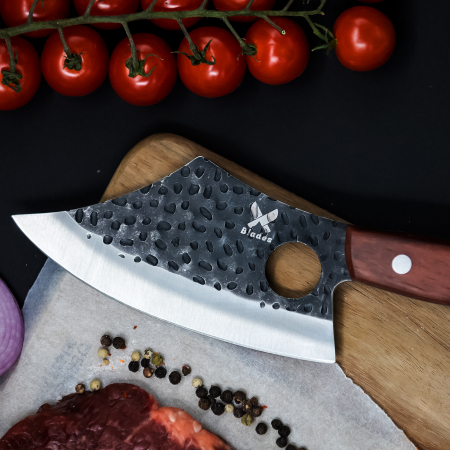 Salmon Kés, vadászat és bozótmesterség, kalapált hammerhead, 4Cr13 acél, rózsafa nyél, 27 cm [2]