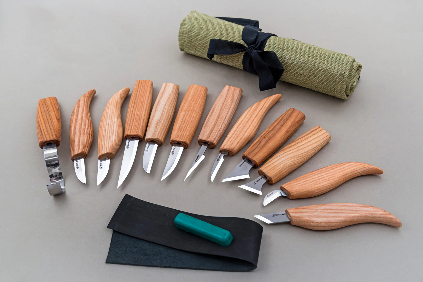 S10 – Set 12 Cutite pt Cioplit Lemn [2]