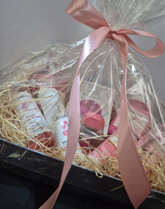 Cos Cadou Pink – Răsfățul Delicat al Trandafirilor și Aromelor Dulci [3]