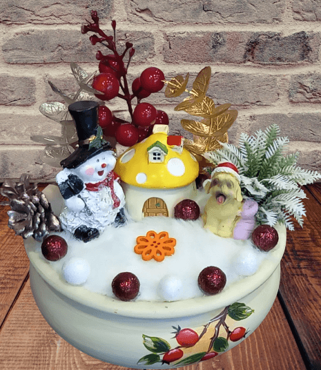 Aranjament floral din flori uscate, artificiale, casuta din rasina si ghiveci din ceramica [2]