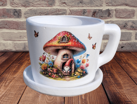 Noutati - Ghiveci Cana 14*12 cm din Ceramica- Casuta Ciupercuta cu Gnom Norocos