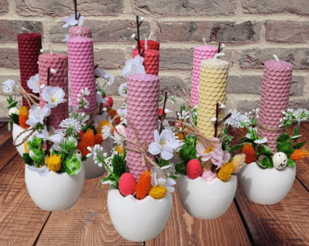 Decoratiuni casa - Lumanare din ceara de albine in suport/aranjament pt. Paste