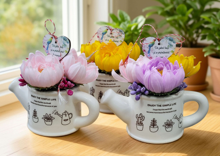 Idei de cadouri - Martisor- stropitoare din ceramica cu flori din sapun