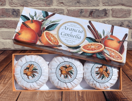 Idei de cadouri - Sapun artizanal cu Parfum de Portocala si Scortisoara 3x100g
